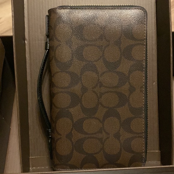 Double Zip Travel Wallet In Signature PVC - Picture 4 of 9